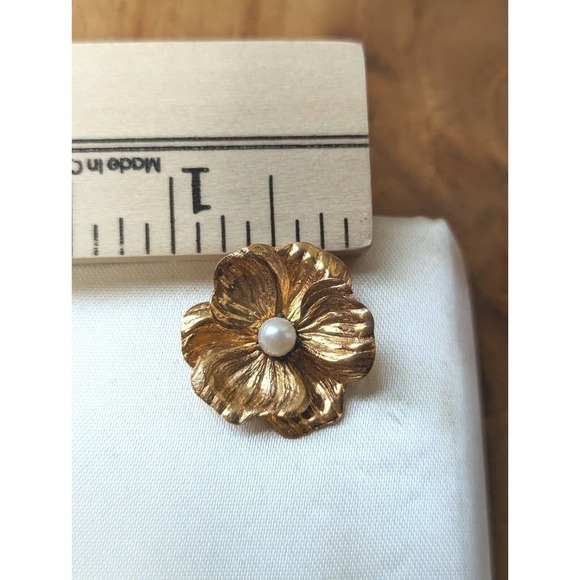 Vintage Coro Gold Tone Floral Cultured Pearl Brooch Earrings Set In The Box NOS - Picture 9 of 11